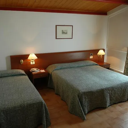 فندق Monaco 3*