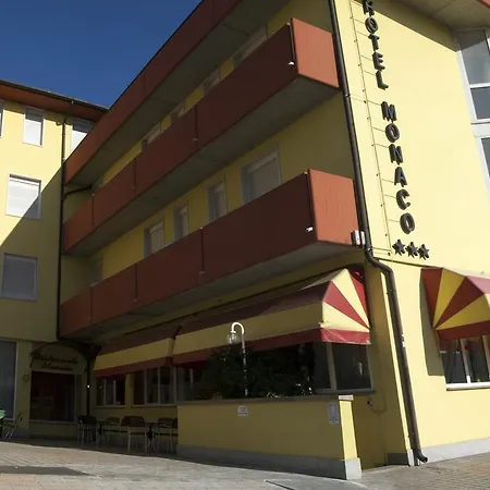 Отель Monaco Верона