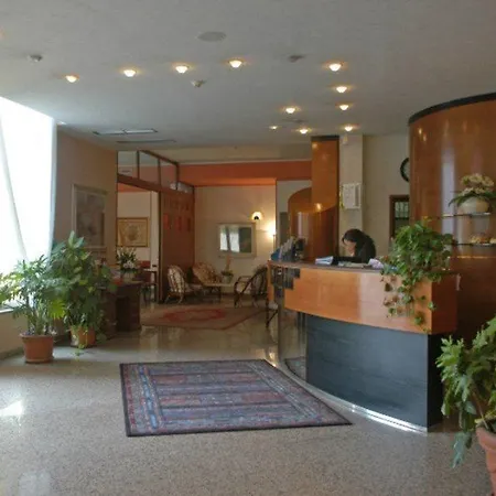 Отель Monaco 3*